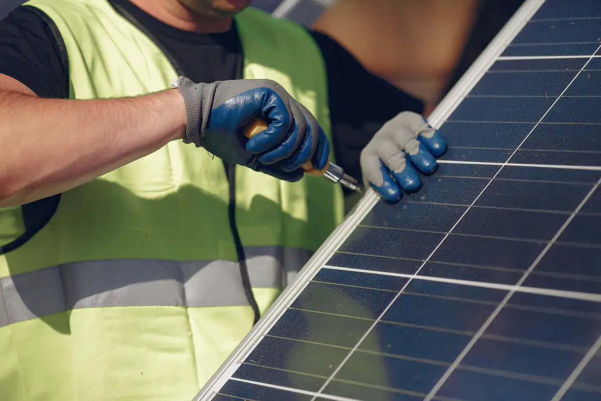 Step 4 Installation & Quality Checks- Solar Panel Installation in Greater Noida